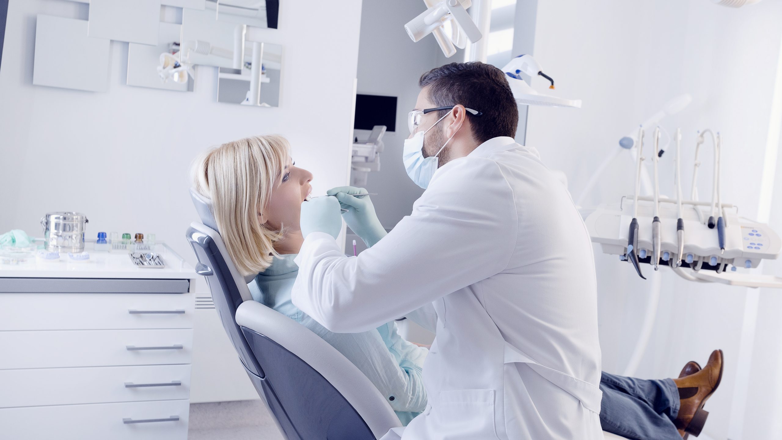 Dentist in Dundee, OR