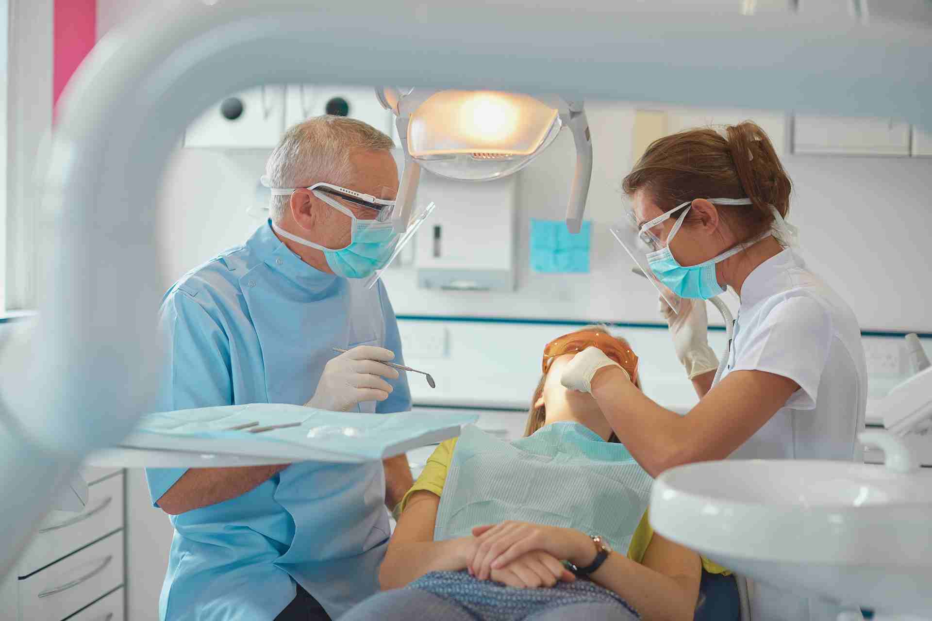 Dentist in Dundee, OR